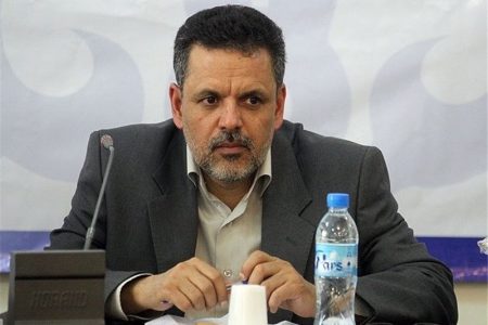 محیط‌های تخصصی باید عاری از نگاه‌های سیاسی باشد