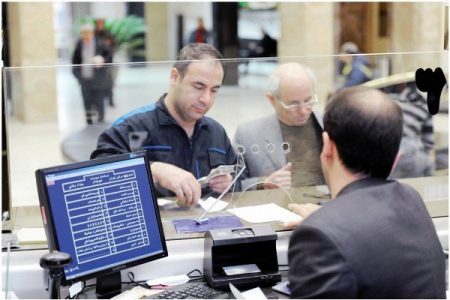 انتقاد از عدم ارائه نسخه ای از قراردادهای تسهیلات بانکی