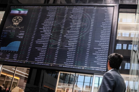 قیمت‌های دستوری چه بر سر بورس می‌آورد؟