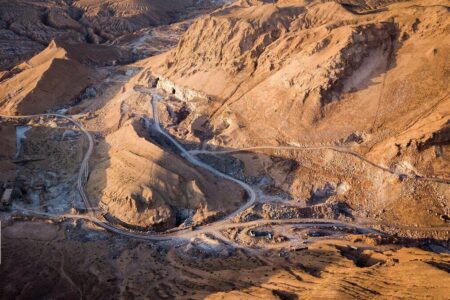 ۱۰ راه امن‌تر کردن معادن