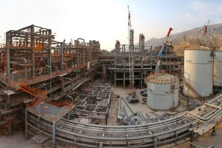 به زودی ساخت پتروشیمی کنگاور و روانسر انجام می شود