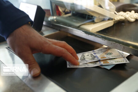 برای پنجمین روز کاری متوالی قیمت دلار ثابت ماند