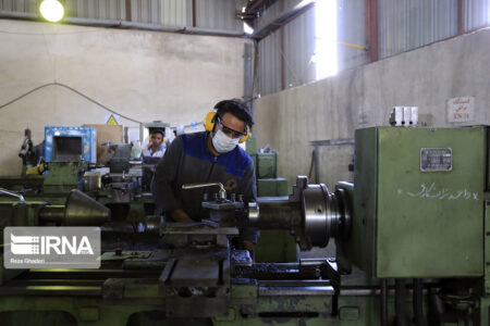 با نوآوری صنایع و احیای شهرک‌های صنعتی شاهد افزایش اشتغال هستیم