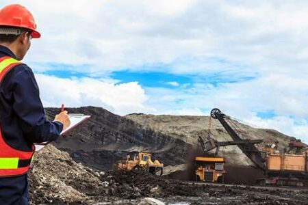 به دنبال فعال کردن هزار معدن متروکه و بلاتکلیف در کشور هستیم