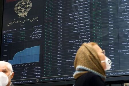 سیگنال های متفاوت برای سهامداران بورس