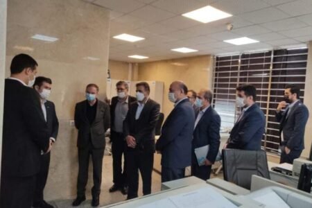 مدیرعامل بانک دی بر معرفی خدمات الکترونیک به مشتریان تایید کرد