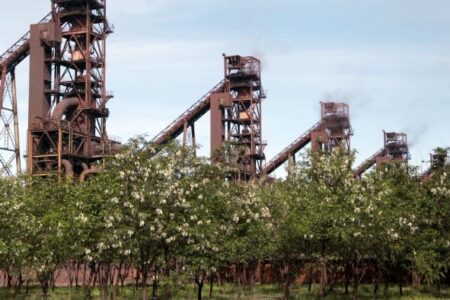 گذر از حد نصاب عمر نسوز کوره‌های مدول‌های احیا مستقیم شرکت فولاد مبارکه