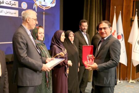 تندیس طلایی چهارمین جایزه مسئولیت اجتماعی و پایداری بنگاه های اقتصادی (csr) به فولاد خوزستان رسید