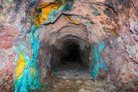 فعالیت ۴ معدن سنگ تزئینی در ارومیه