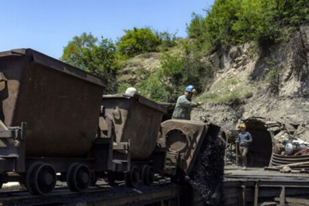 استاندار مازندران خواستار روشن شدن سهم معدن در رشد اقتصادی شد