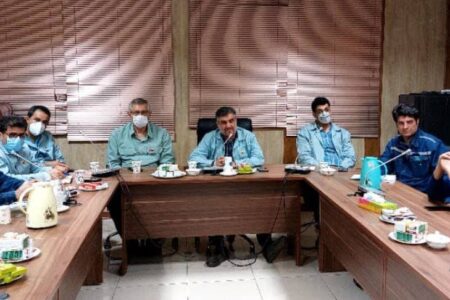 نشست معاون منابع انسانی و امور اجتماعی فولاد خوزستان با کارکنان بخش فولاد‌سازی برگزار شد
