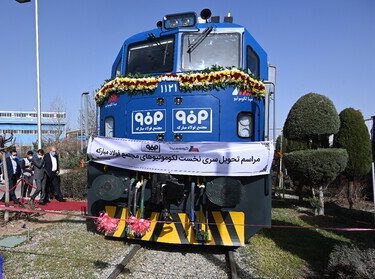 نیاز ناوگان ریلی کشور به ۵ لوکومتیو توسط فولاد مبارکه تامین می‌شود