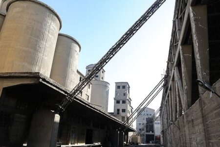 تصمیمات غیر‌کارشناسی به نفع دلالان سیمان