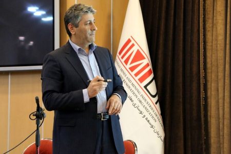 صباغ مدیر اقتصادی و توسعه سرمایه‌گذاری ایمیدرو: صادرات فولاد به ۵۶ کشور در نیمه نخست ۱۴۰۱