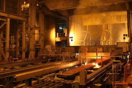 گام‌هایی بلند در تحقق اهداف سالانه شرکت فولاد هرمزگان با ادامه روند صعودی در تولید