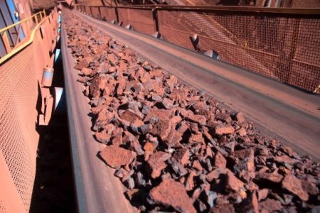 چین در مسیر کاهش واردات سنگ آهن؛ پروژه های جدید تولید در راه است