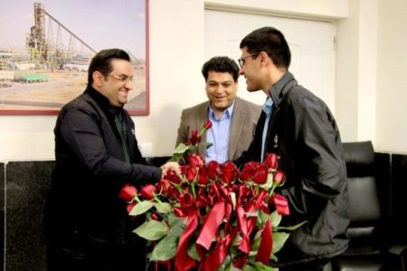 تقدیر دکتر مصطفی پور مدیرعامل مجتمع فولاد غدیر نی ریز از کارکنان امور‌مالی