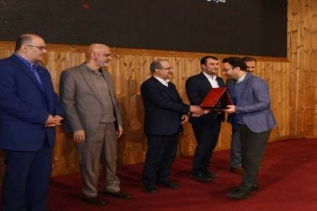 در بین ۴۰ شرکت کننده در همایش جایزه بهره وری؛ کسب عنوان “تلاشگران بهره وری” به طلای زرشوران رسید