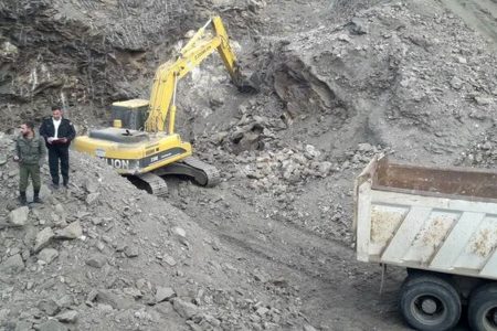 خطر فعالیت معادن و کارخانه‌های شن و ماسه، بیخ گوش گردشگری خلخال