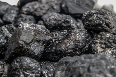 توفان و زلزله، بازار قراضه و زغال را ترساند