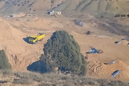 توقف فعالیت معدن متخلف در کیاسر با دستور قضایی