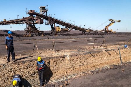 برنامه بهره برداری از ۱٫۱ میلیارد دلار طرح معدنی و صنایع معدنی