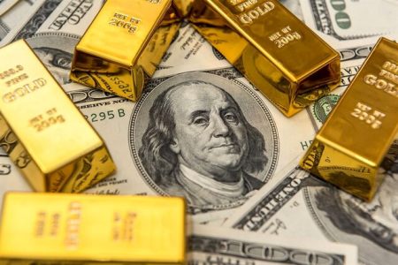 افزایش ارزش دلار قیمت جهانی طلا را پایین آورد