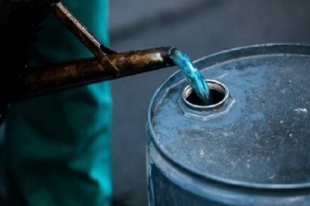 قیمت نفت در معاملات بازار آسیا یک دلار ارزان شد