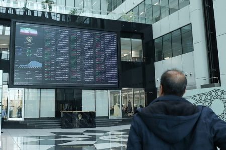 شاخص کل بورس هفته را با روند نزولی آغاز کرد