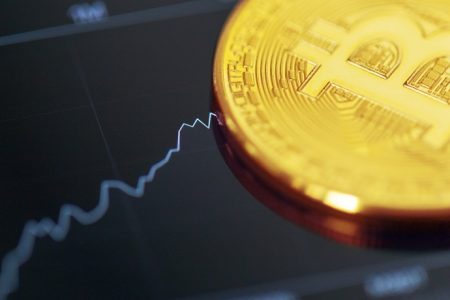 صعود قیمت بیت‌کوین به بالای ۲۸ هزار دلار