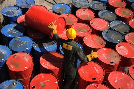 قیمت نفت در آستانه شدیدترین کاهش قیمت هفتگی
