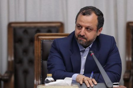 وزیر اقتصاد از زمان واگذاری بنگاه‌های زیر مجموعه بانک‌ها خبر داد