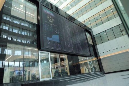 شاخص بورس هفته را با رشد ۵ هزار واحدی آغاز کرد