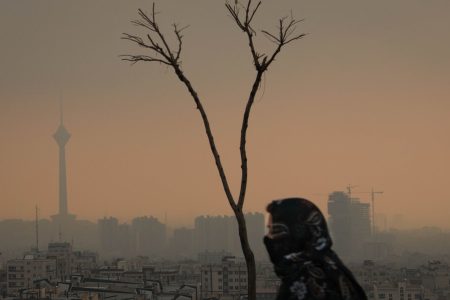 آلودگی هوا امروز هم دست از سر تهران برنداشت
