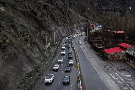هشدار سقوط بهمن؛ در حاشیه جاده چالوس توقف نکنید