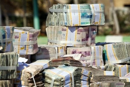 نقدینگی فروردین‌ماه چند درصد کاهش یافت؟