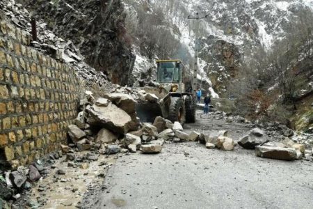 هشدار؛ رانندگان به هیچ عنوان در حاشیه جاده چالوس توقف نکنند