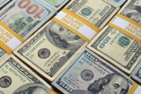 رئیس کل بانک مرکزی: ذخایر ارزی کشور در حال افزایش است
