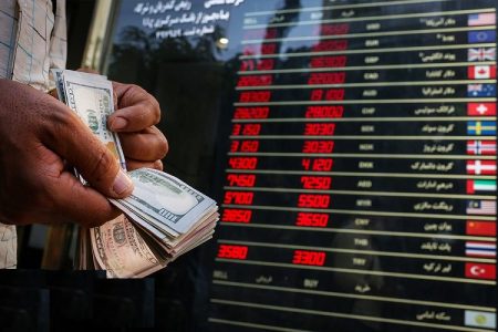 زلزله در بازارها/ قیمت طلا، دلار و خودرو سقوط کرد