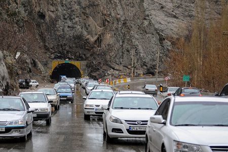 جاده چالوس و فیروزکوه بارانی و پر ترافیک شد+جزئیات