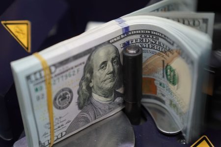 قیمت دلار زیر ۶۰ هزار تومان باقی خواهد ماند؟
