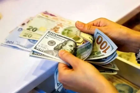 قیمت دلار از قفس خارج می‌شود؟
