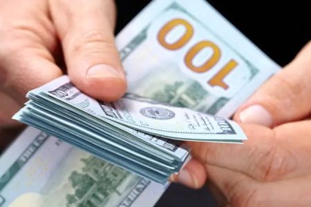 عقب نشینی بازار ارز / قیمت دلار به زیر ۶۰ هزار تومان باز می‌گردد؟