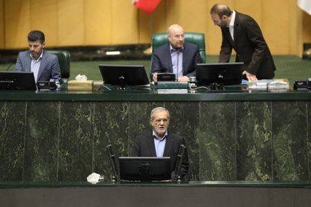 رئیس‌جمهور فردا در مجلس؛ بررسی بودجه ۱۴۰۴ در دستور کار