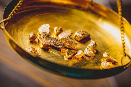 پیش بینی قیمت طلا؛ چه آینده‌ای در انتظار بازار است؟