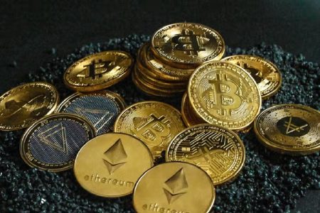 روند نزولی بازار کریپتو؛ پرسود و پرضررترین‌های امروز (۱۴بهمن)
