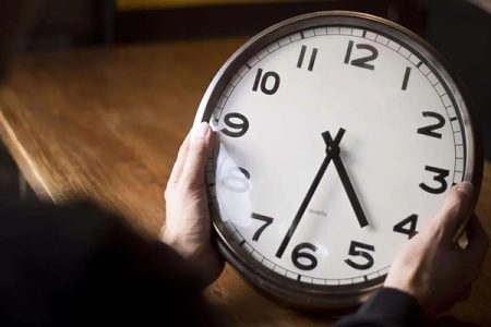 اعلام جزییات ساعت کاری ادارات امروز (۵ فروردین)