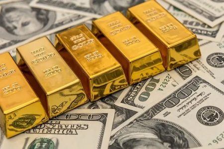 سقوط بزرگ هفتگی قیمت طلا؛ دلار فاتح بازار می‌شود؟