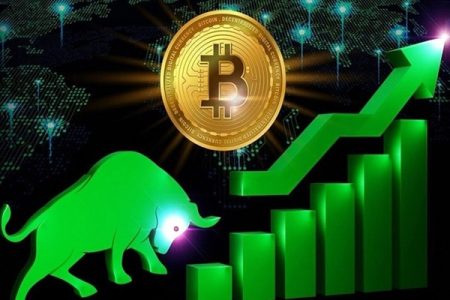 بیت‌کوین در آستانه تعیین سرنوشت؛ زمان جهش یا سقوط