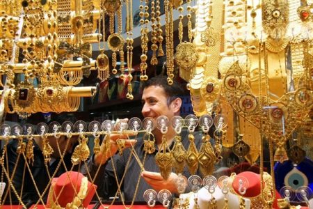 آغاز هفته با ریزش قیمت‌ها؛ طلا و سکه ارزان شدند